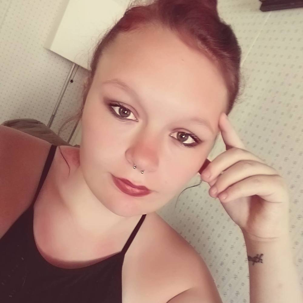 Meet your Posher, Leanne